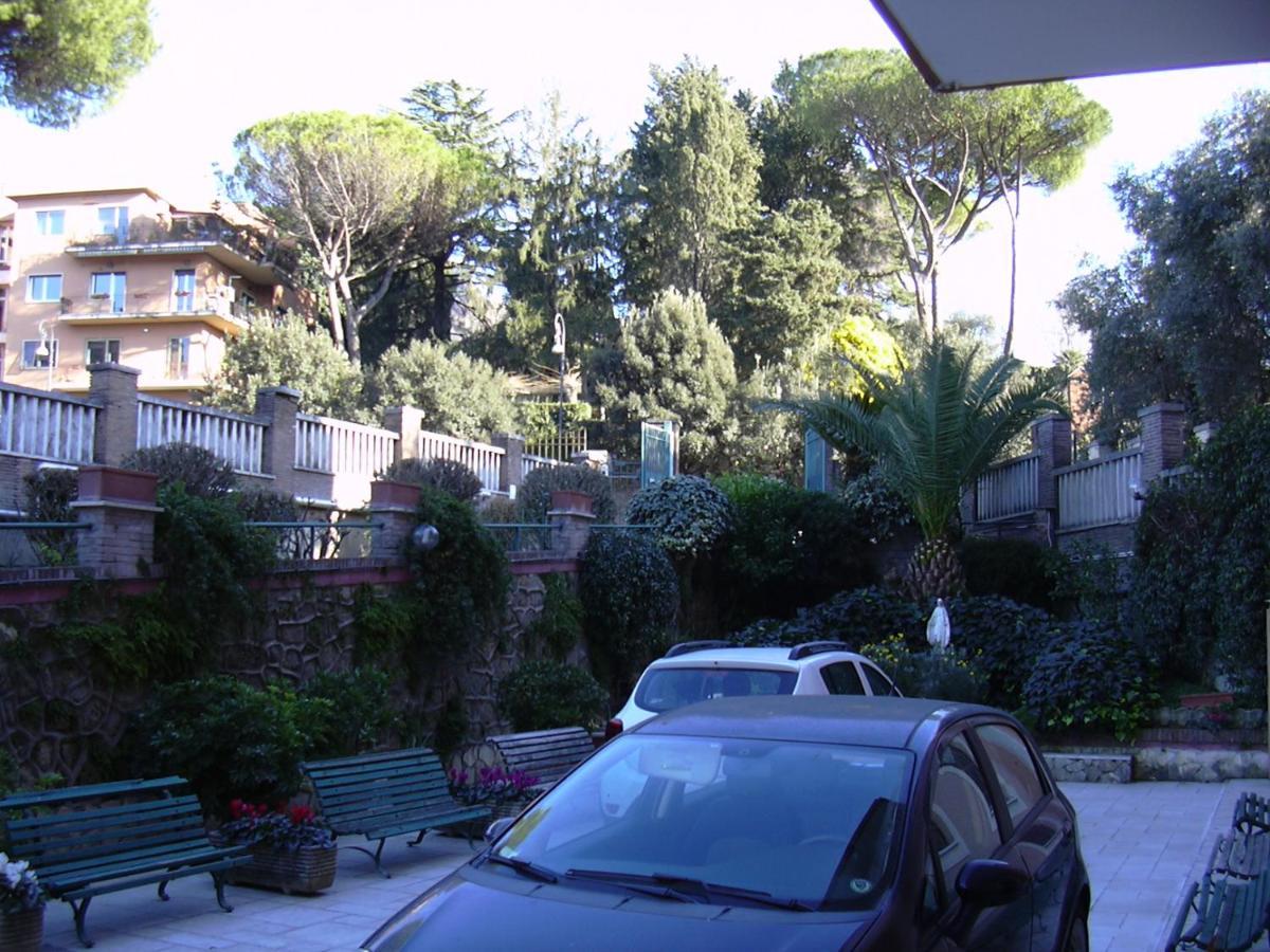 Casa Per Ferie Suore Domenicane, Rome